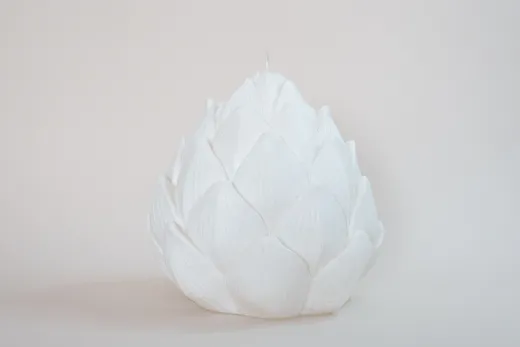 Artichoke candle - matte white (large)
